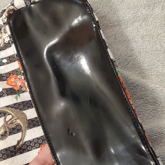 Betseyville Roses and Anchors sequins bag - Picture 5 of 14